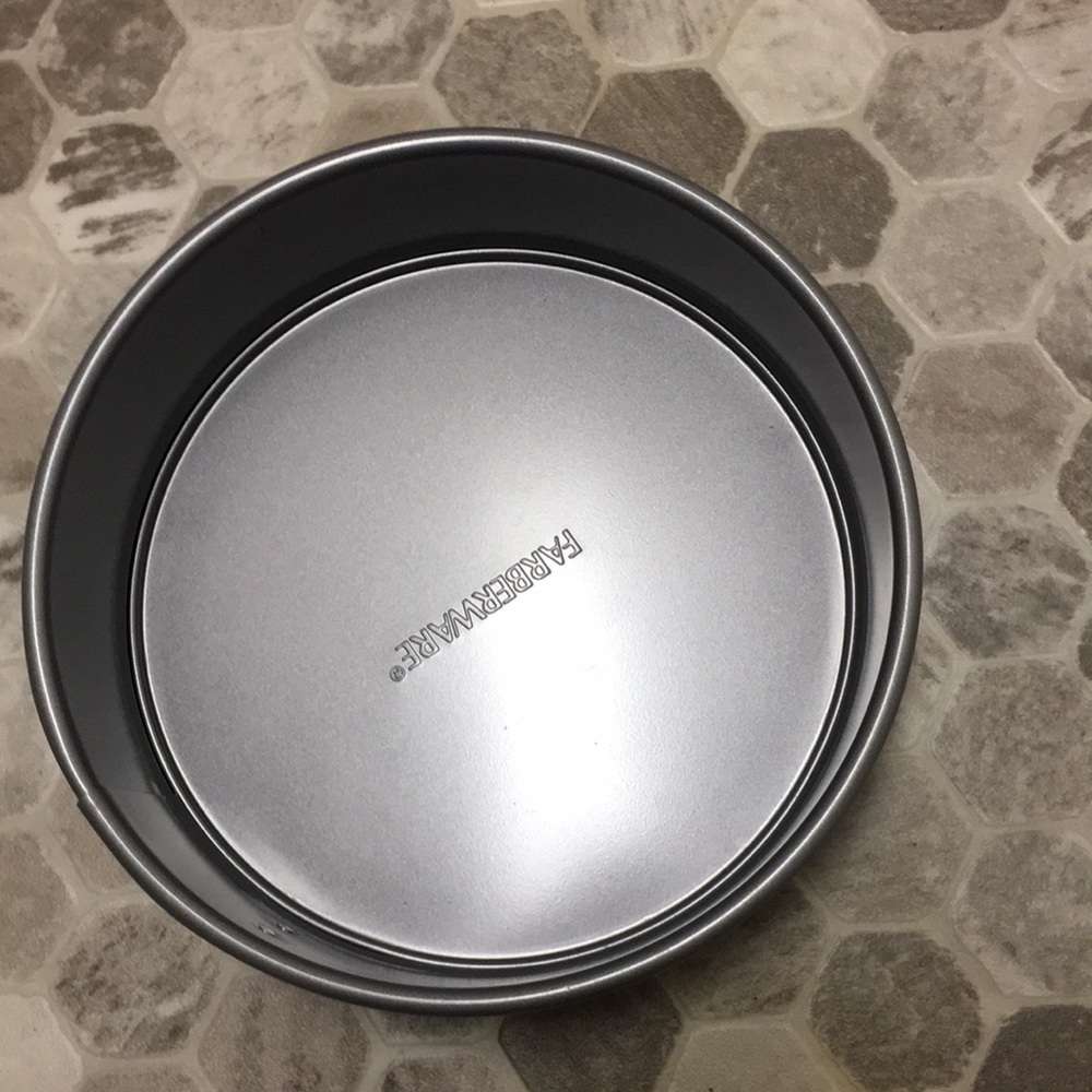 Farberware Bundt pan